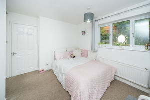 BEDROOM - click for photo gallery